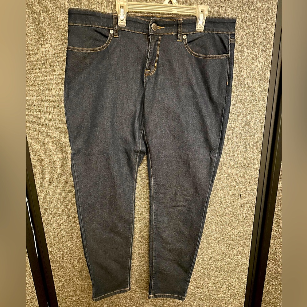 The Limited dark wash jeans women’s size 14